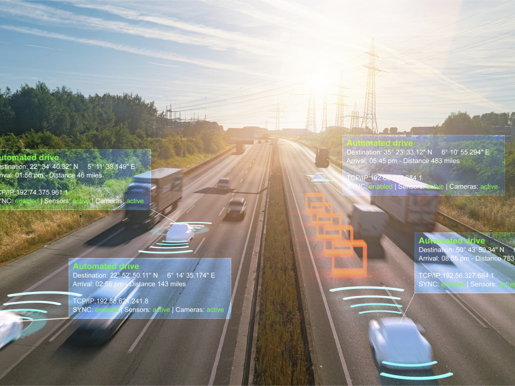 smart-car-autonome-selbstfahrende-modus-fahrzeug-auf-autobahn-strae-iot-konzept-mit-grafik.jpg s=1024×1024&w=is&k=20&c=EKj2YjCidDeh38IGbGQL9FVzmJ_qCYvPBMO9A1lISeM=