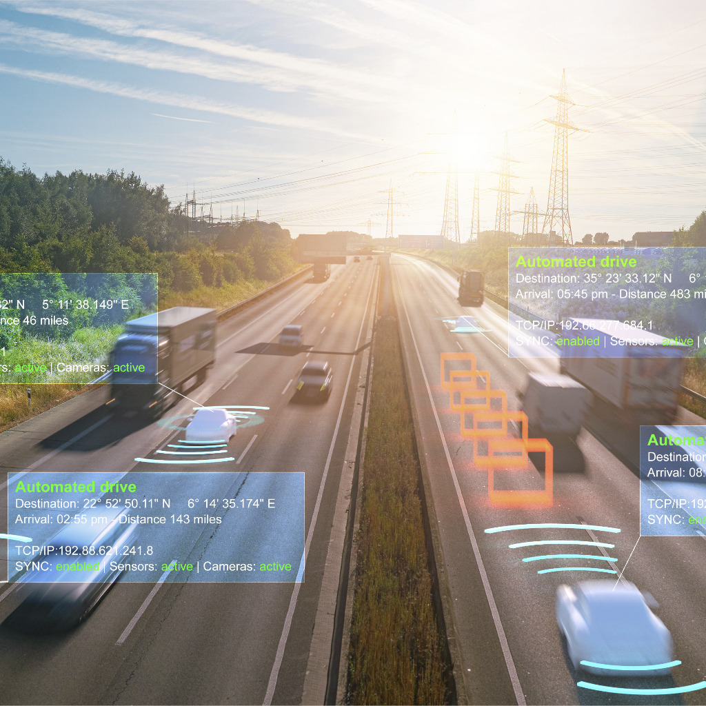 smart-car-autonome-selbstfahrende-modus-fahrzeug-auf-autobahn-strae-iot-konzept-mit-grafik.jpg s=1024×1024&w=is&k=20&c=EKj2YjCidDeh38IGbGQL9FVzmJ_qCYvPBMO9A1lISeM=(1)